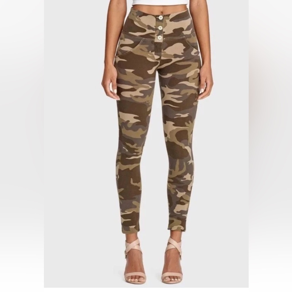 Camouflage Skinny Pants